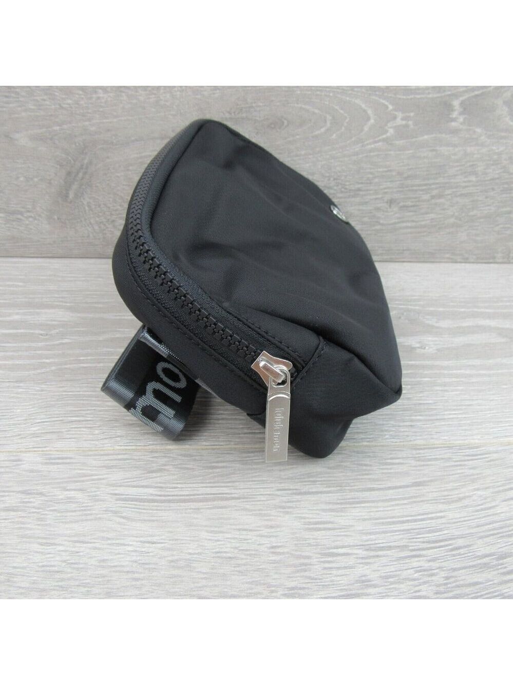 Lululemon Everywhere Belt Bag "Wordmark" Black (1L) Travel Vacation NEW - Picture 5 of 16